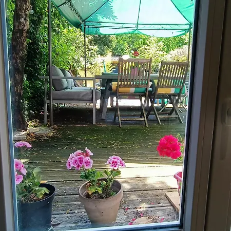 Apartment T2 Jardin Privatif 20mn De Paris Centre -disneyland *